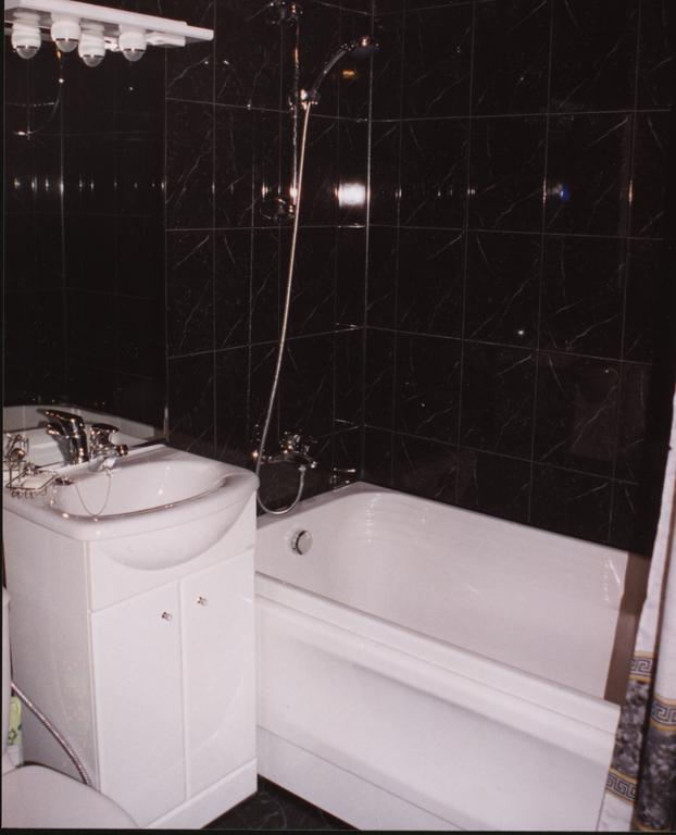 Hotel Service Predslava On Antonovicha Street Kyiv Room photo