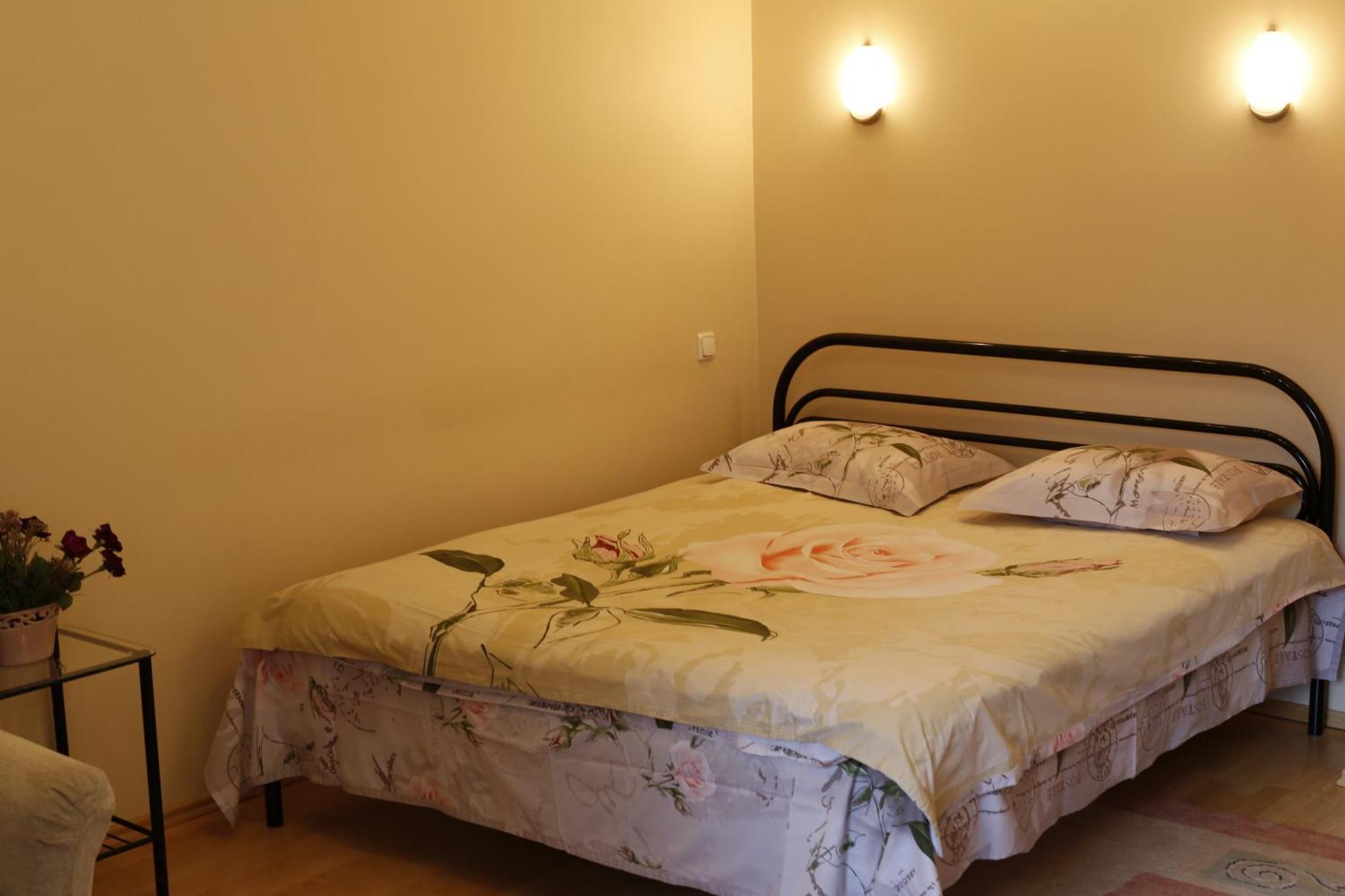 Hotel Service Predslava On Antonovicha Street Kyiv Exterior photo