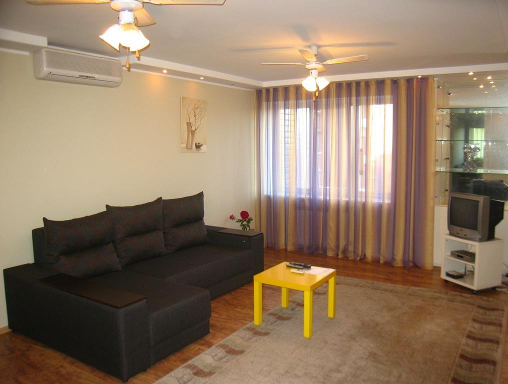 Hotel Service Predslava On Antonovicha Street Kyiv Room photo