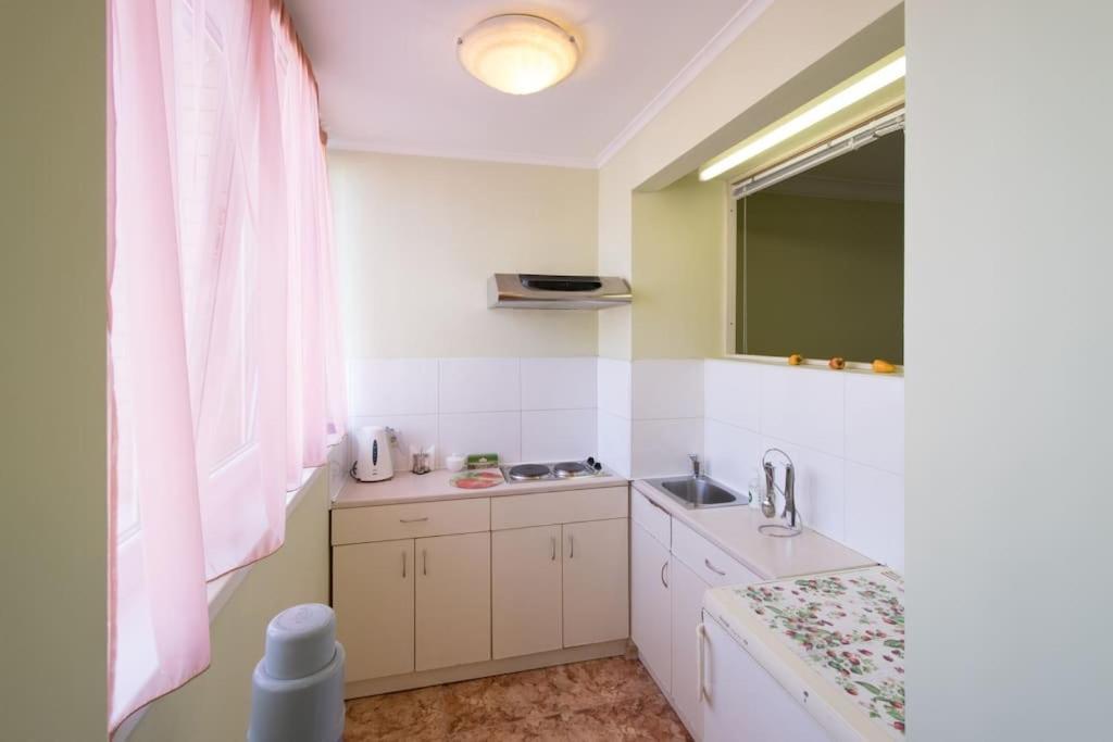 Hotel Service Predslava On Antonovicha Street Kyiv Exterior photo
